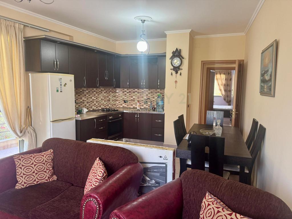 Jepet me qira Apartament 2+1+2, Misto Mame