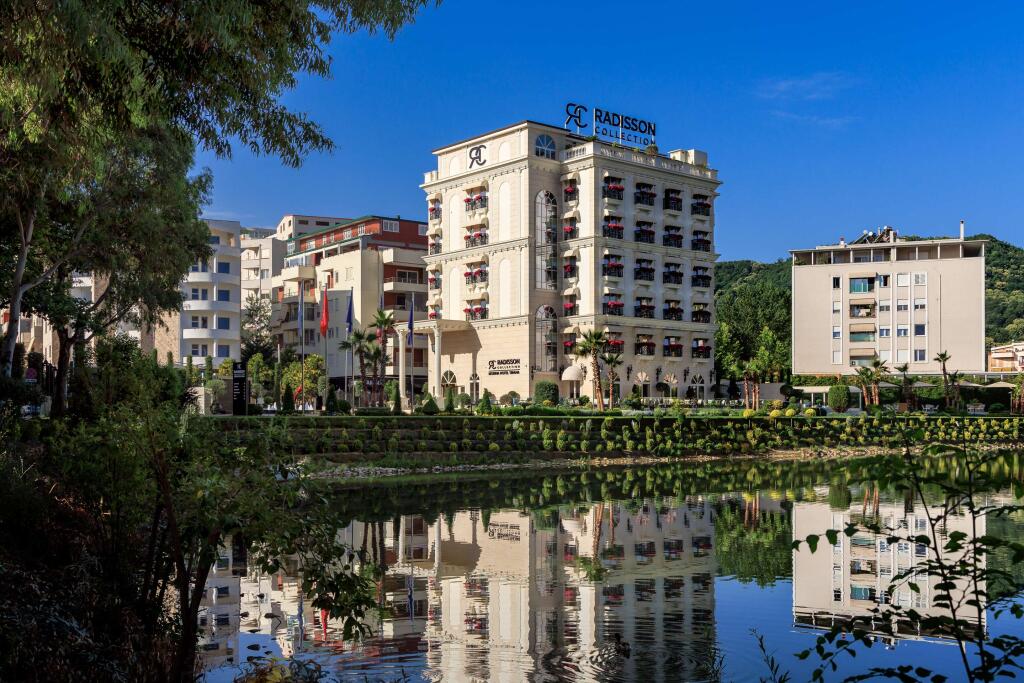 Apartment for rent near Hotel Radisson at the Dry Lake