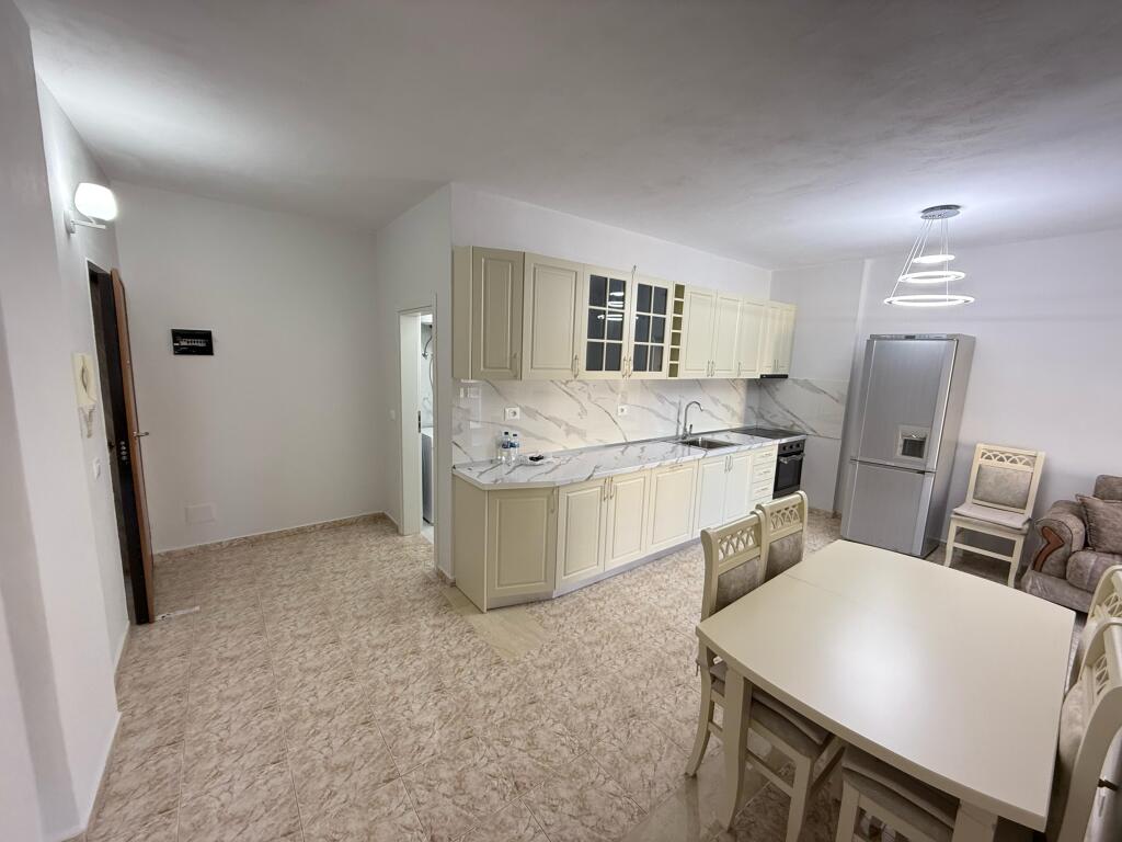 jepet me qera apartament 1+1 ne plazh iliria