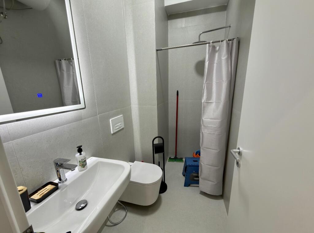 📣 QERA SUPER Apartament 1+1 📍 Kompleksi Kadiu, Ali Dem 💶 Cmimi 450 Euro ✨