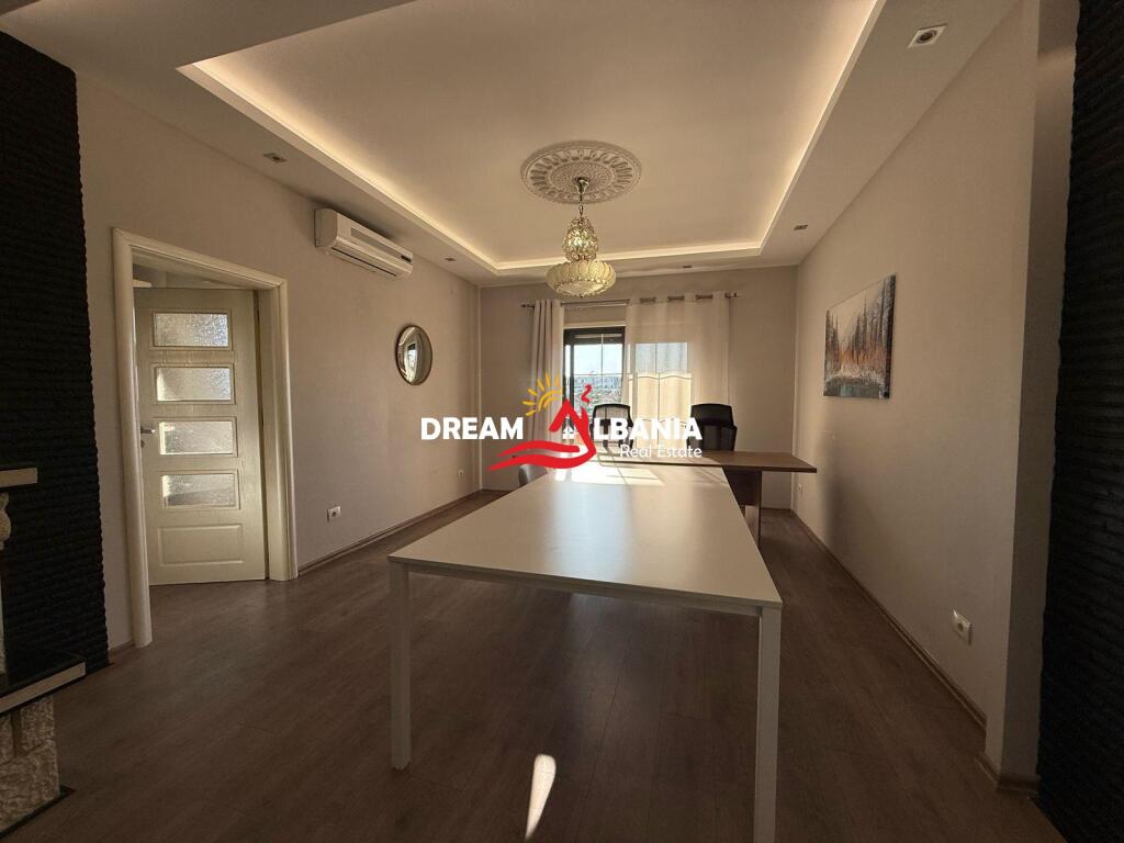 Godine Biznesi 4 kateshe me qera per hotel prane Spitalit Amerikan 2 (ID 4251380)