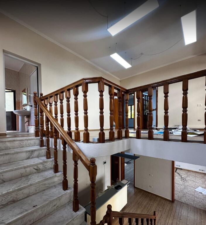 Jepet me qira SUPER VILË 2 KATËSHE Prane Rrugës së Kosovareve