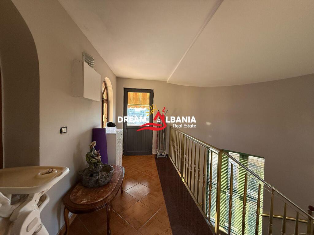 Godine Biznesi 4 kateshe me qera per hotel prane Spitalit Amerikan 2 (ID 4251380)