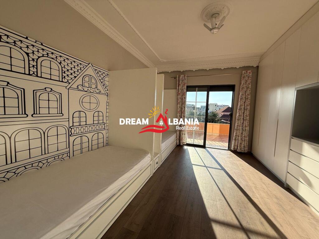 Godine Biznesi 4 kateshe me qera per hotel prane Spitalit Amerikan 2 (ID 4251380)