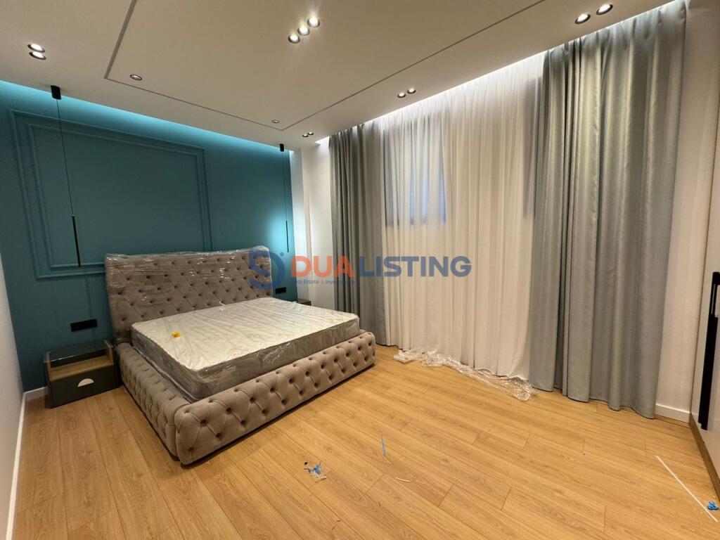 Apartament 2+1 me ballkon dhe mobilim modern për qira tek Kodra e Diellit!