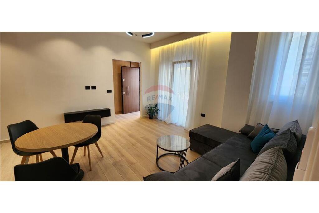 Apartament 1+1 per shitje, Prane Liqenit Tiranes !
