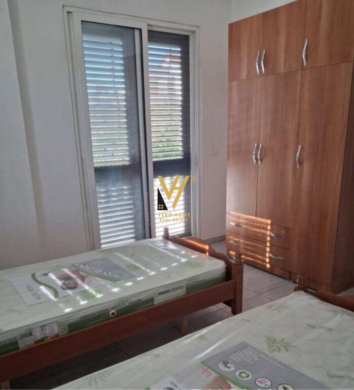 JEPET HYRJE 2+1+2 ME QERA PRANE SHKOLLES SE BASHKUAR 450 EURO