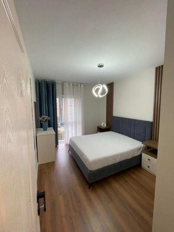 Apartament me qera 2+1 Pazari i Ri