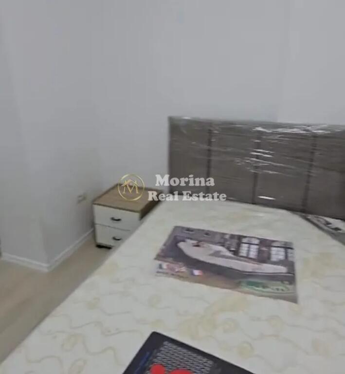 Studio apartment, 21 Dhjetori, 380 Euro/Month