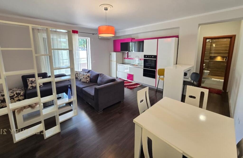 Rezidenca Kodra 1, Apartament 1+1+Post Parkimi.