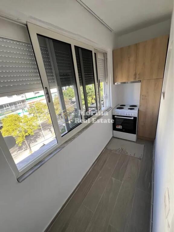 Qera, Apartament 2+1, Porcelan, Rruga Xhanfize Keko, 450 euro/muaj