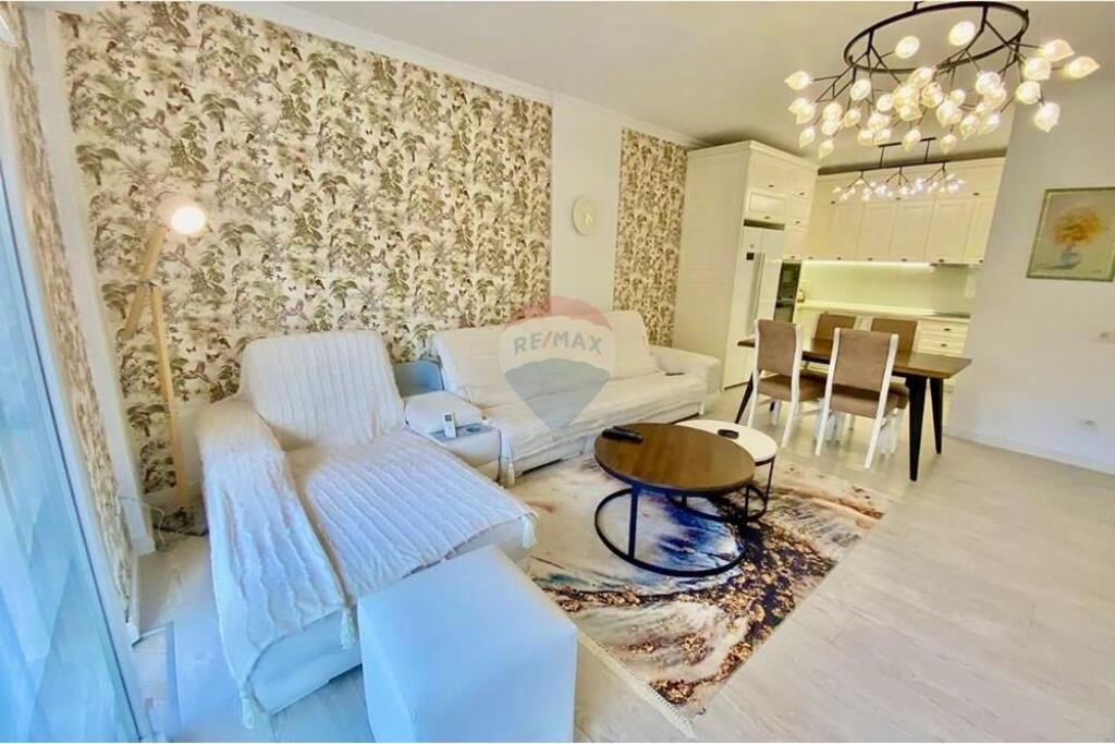 SUPER APARTAMENT 3+1 ME QIRA AMBASADA AMERIKANE