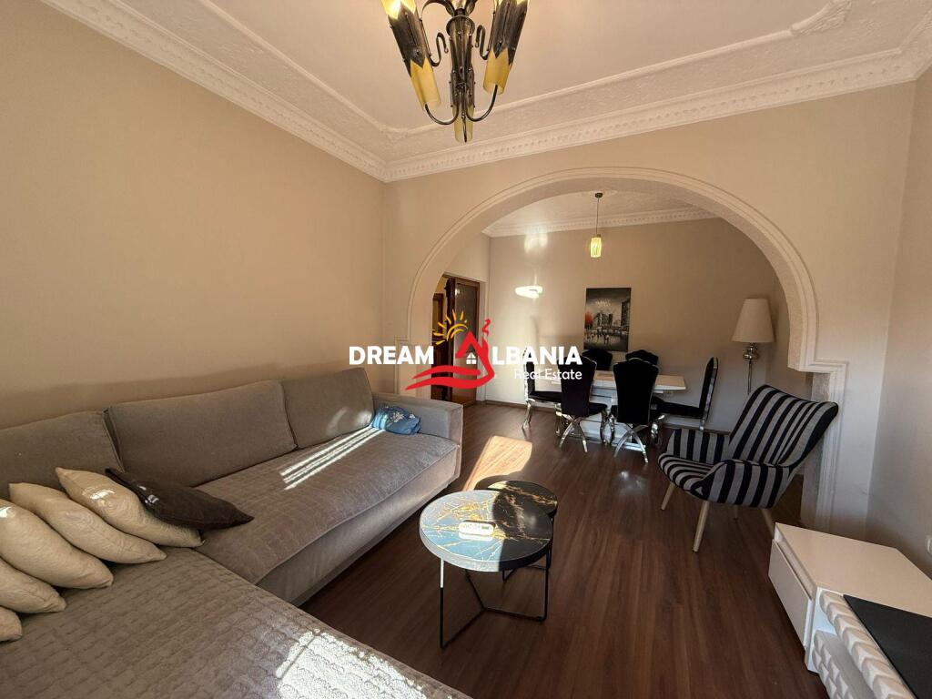 Godine Biznesi 4 kateshe me qera per hotel prane Spitalit Amerikan 2 (ID 4251380)