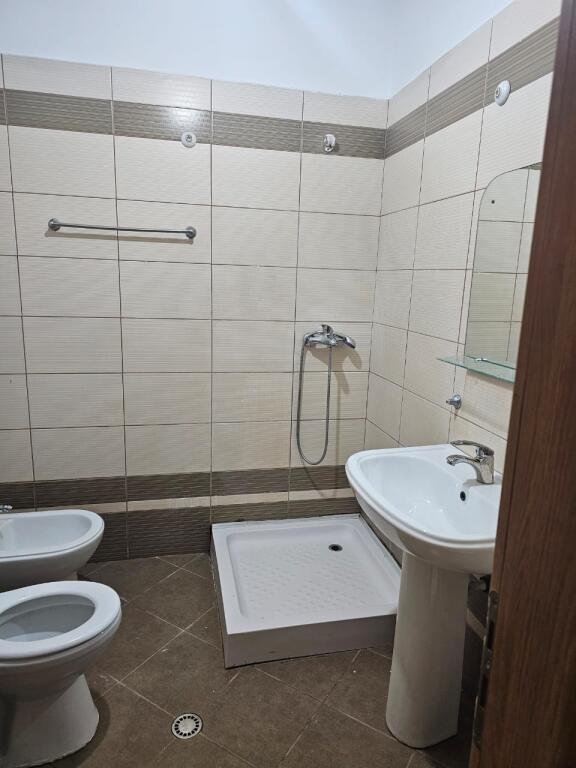 🏡 Shitet Apartament 1+1 – Casa Italia