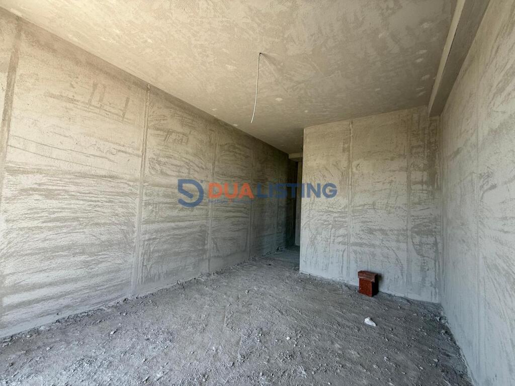 Shesim apartament 2+1 me oborr privat dhe verandë në Residencen Tulipan.