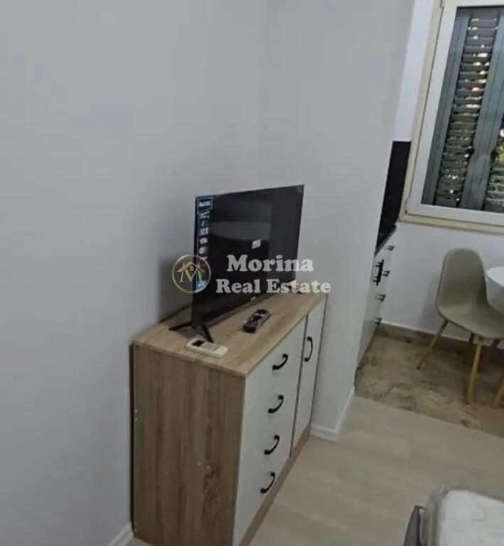 Studio apartment, 21 Dhjetori, 380 Euro/Month