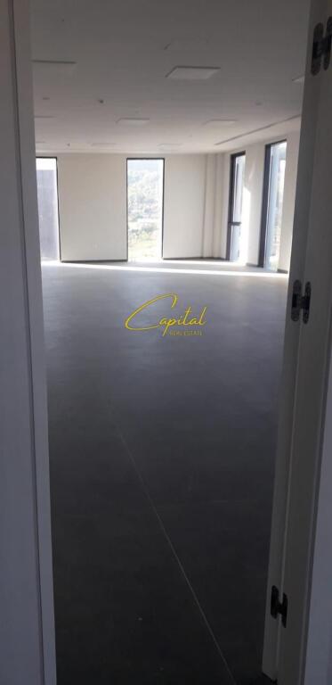 BUSINESS PREMISES FOR RENT 950 M2 PEZE HELMES 2000 EURO