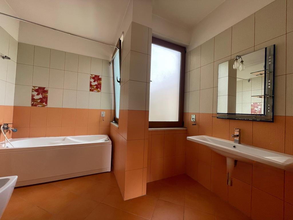 Vile Me Qera 3 Kateshe tek Kodra e Priftit (ID BV22511) Tirane