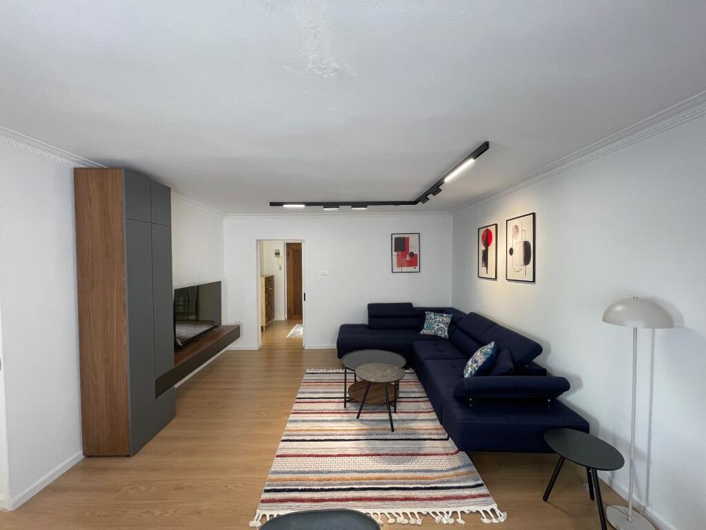 Jepet me QIRA apartament 2+1 në BLLOK, Sheshi Wilson (mbrapa LSI)