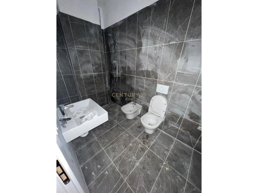 Shitet, Apartament 2+1+2, Univers City