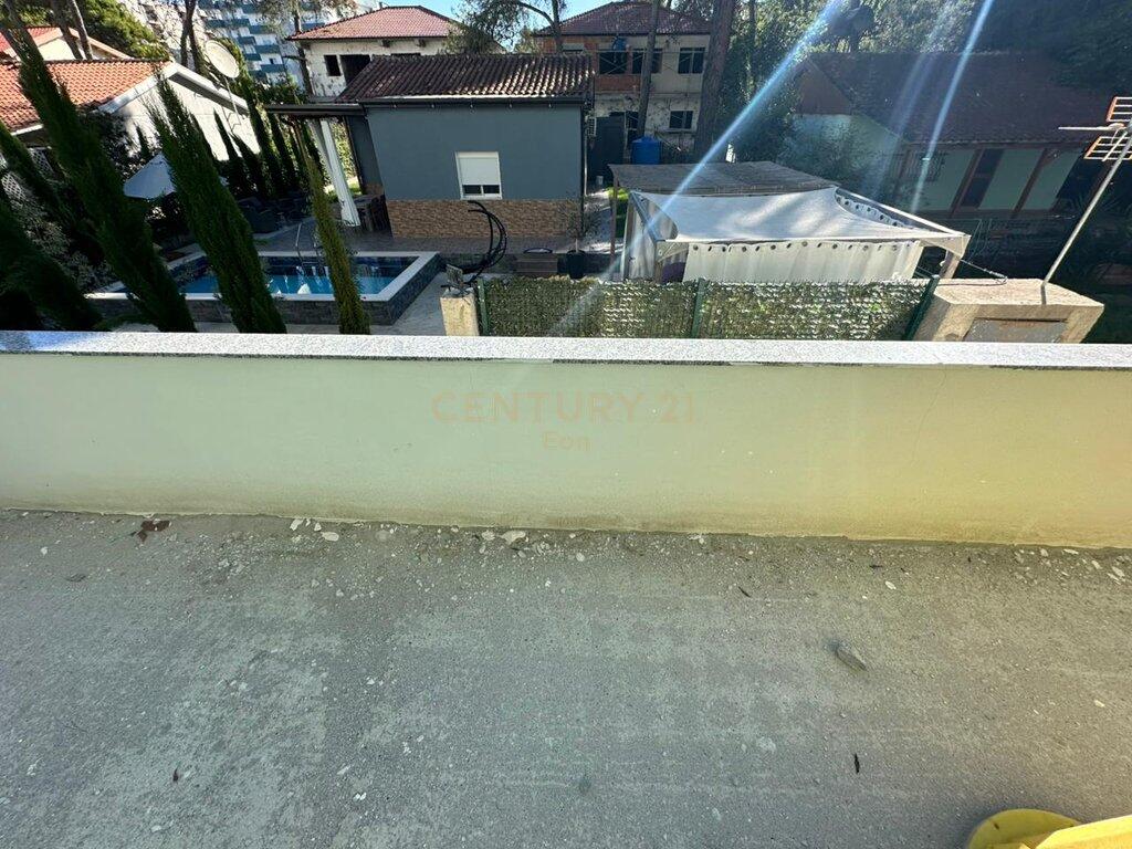 SHESIM APARTAMENT KATI 0 ME VERANDE 70metra NGA DETI NE GOLEM TEK HOTEL GRINT !