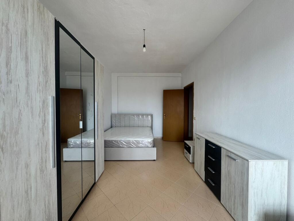 Qera apartament 2+1, Plazh Durres prane Shkolles bajram curri