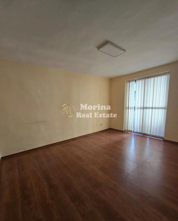 Qera, Ambient Biznesi, te Rruga Vaso Pasha, 800 Euro/Muaj