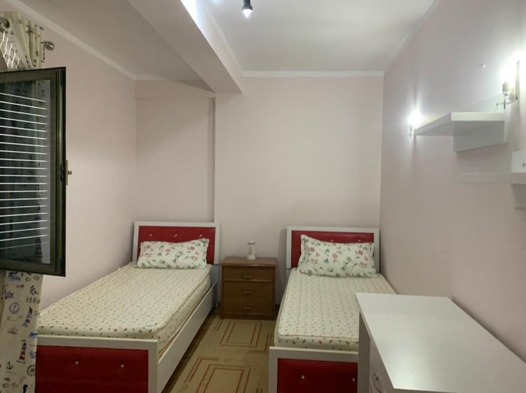 Jepet me qera apartament 2+1+2 te Rruga e Bogdaneve