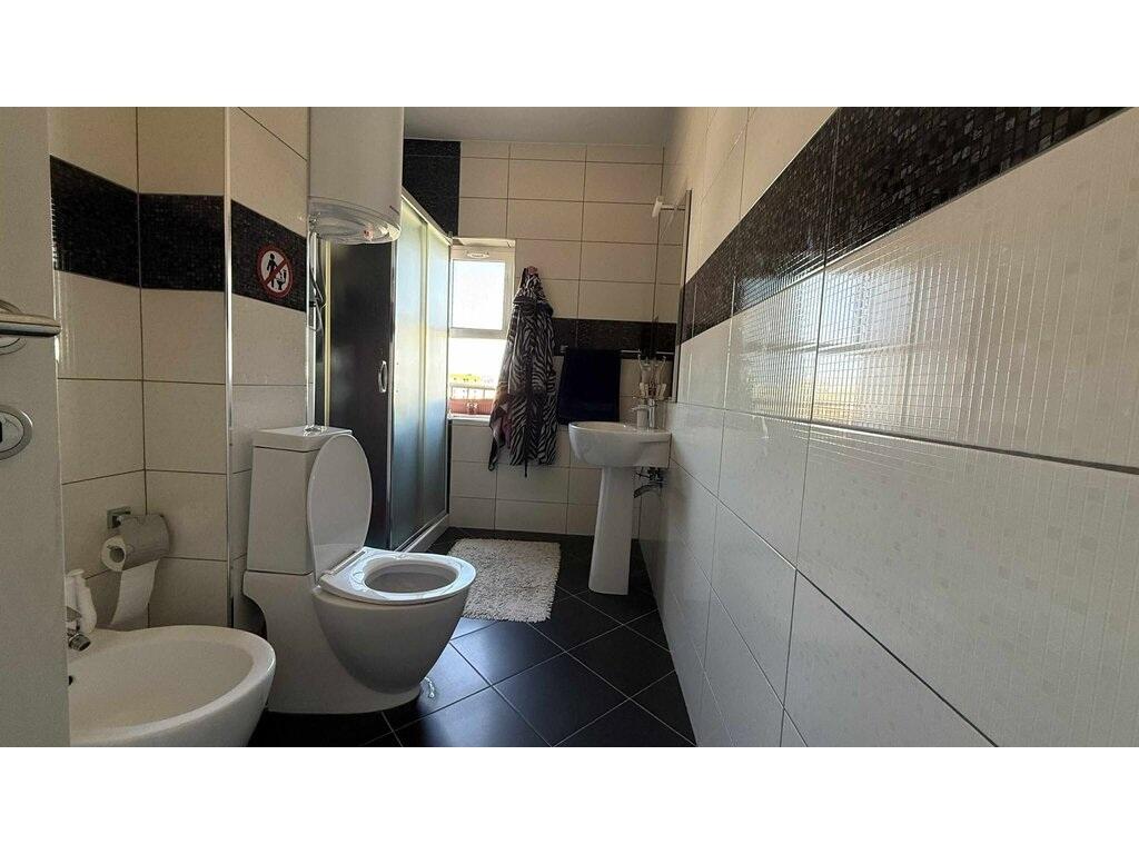 Ofrohet për qira apartament 2+1 te Brryli