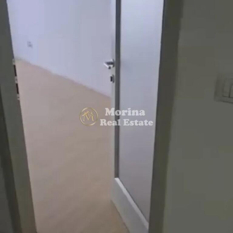 Rent, Business Premises, in Shopping Center “Torre Drini”, 1300 Euro/Month