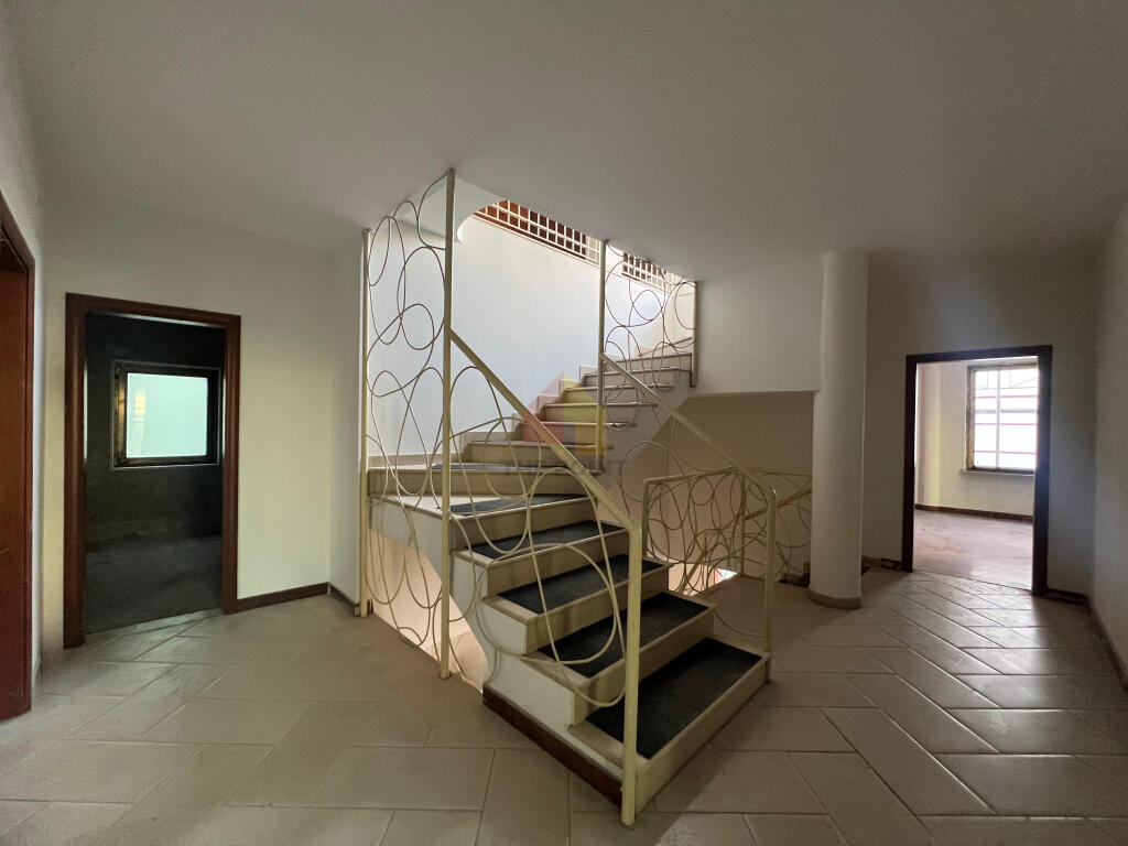 Shitet Vilë 4 katëshe, 764m2 te Komuna e Parisit