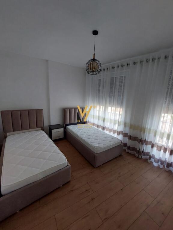JEPET APARTAMENT 2+1+2+BLK ME QERA TE RRUGA E DIBRES 70.000 LEKE