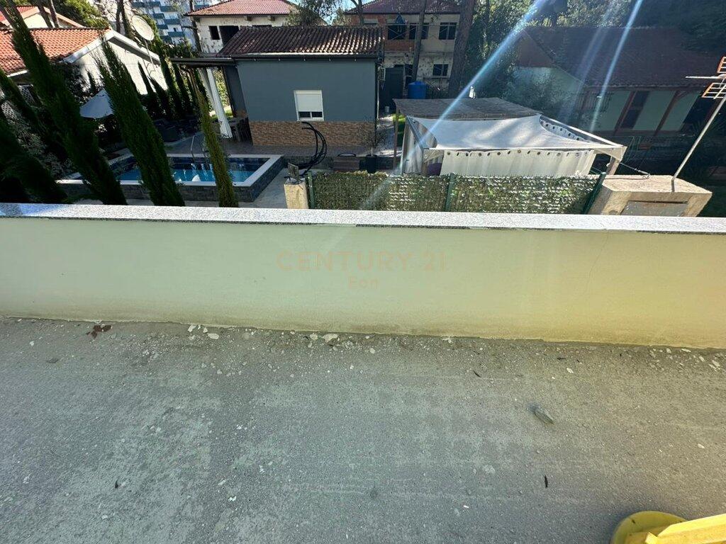 SHESIM APARTAMENT KATI 0 ME VERANDE 70metra NGA DETI NE GOLEM TEK HOTEL GRINT !