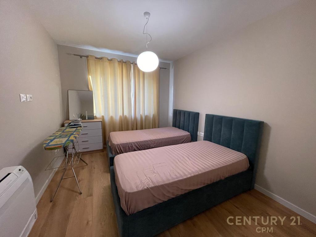 APARTAMENT 2+1 ME QIRA TEK ISH STACIONI TRENIT !