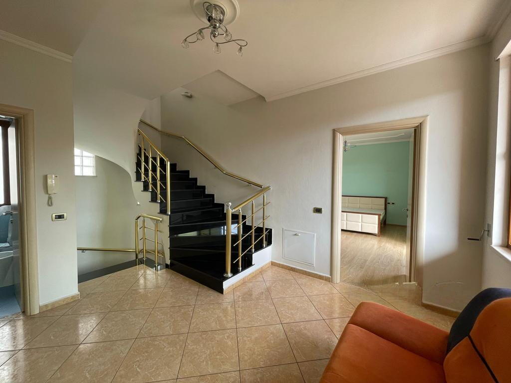 Vile Me Qera 3 Kateshe tek Kodra e Priftit (ID BV22511) Tirane