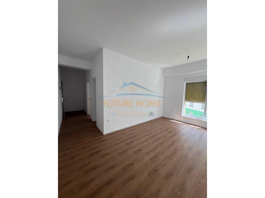 Shitet, Apartament 1+1, Ali Demi, Tiranë.