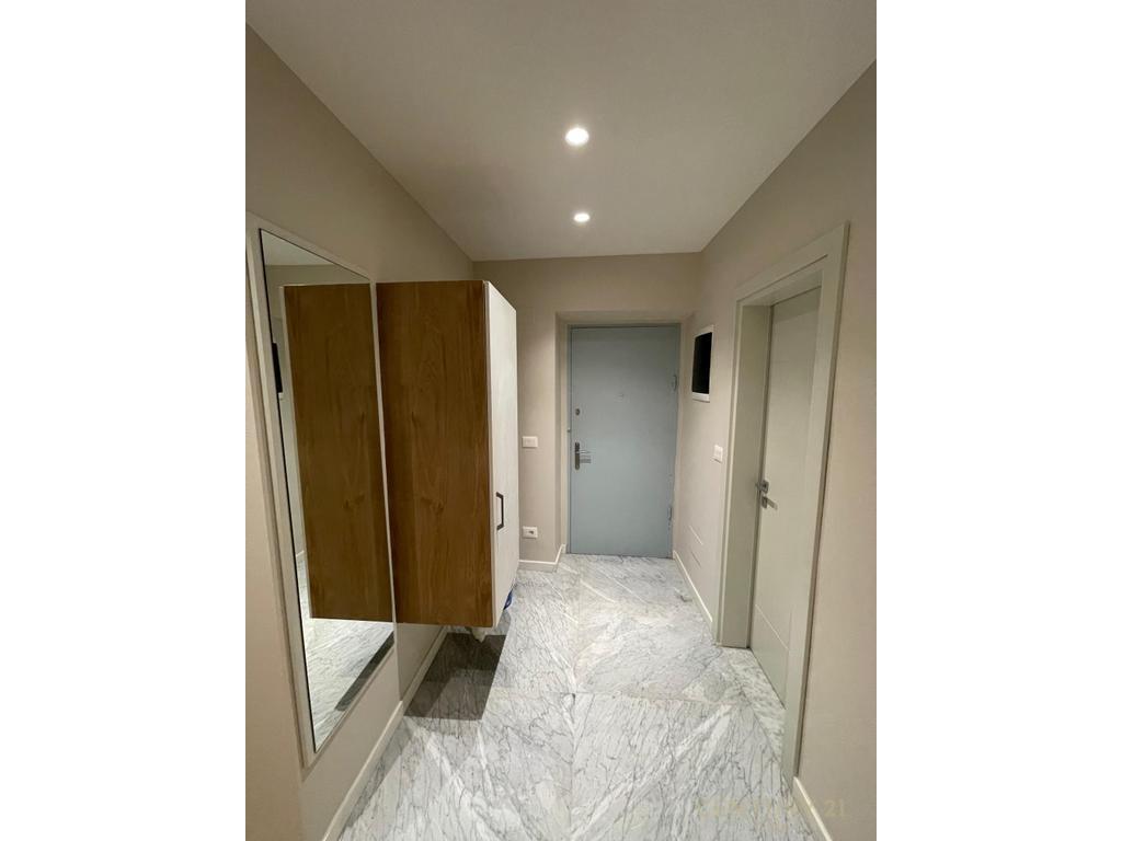 APARTAMENT 2+1 ME QIRA TEK ISH STACIONI TRENIT !