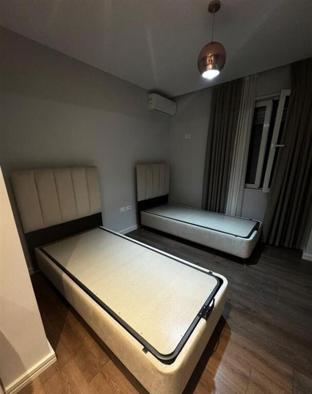 Liqeni i thate, appartamento di lusso 2+1 in affitto (80.000 leke al mese)