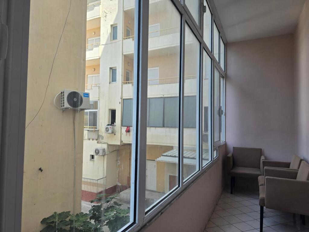 Jepet Apartament Me Qera , Ne Vlore