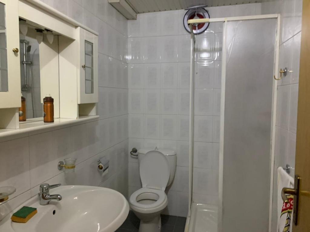 Jepet me qera apartament 2+1+2 te Rruga e Bogdaneve