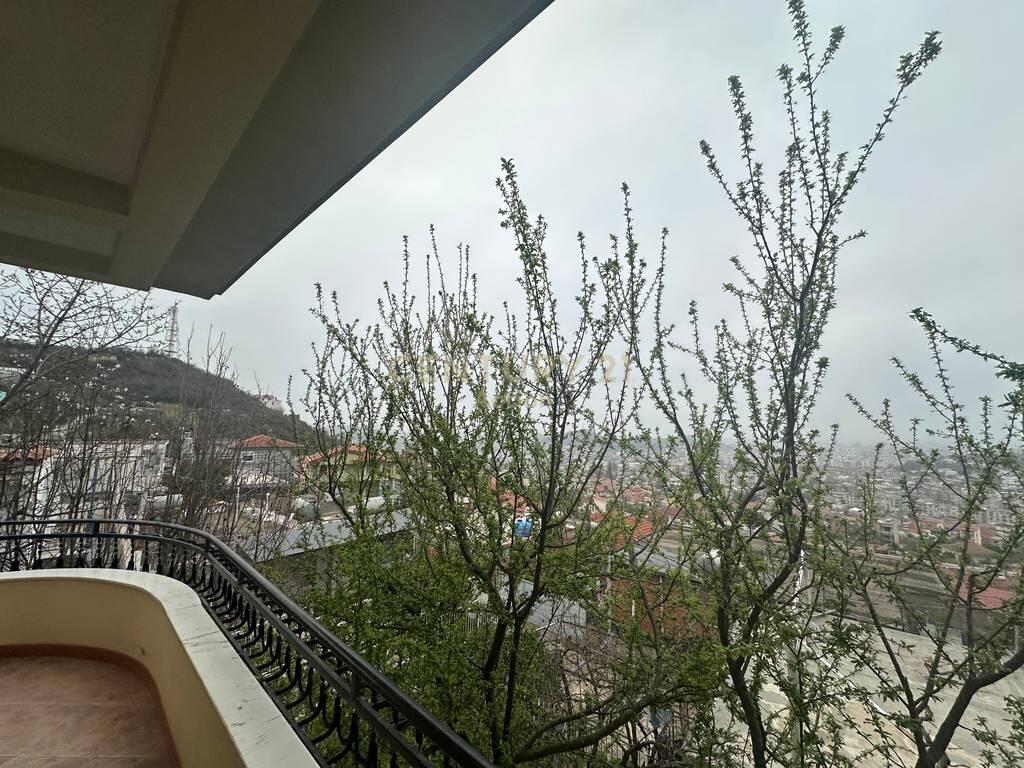 Casa privata in affitto, Kombinat!