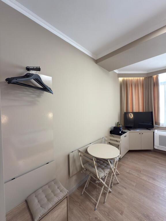 MONOLOCALE IN VENDITA - MUNICIPIO DI PARIGI