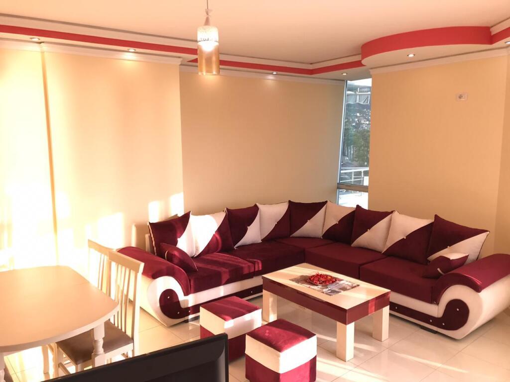 Jepet Apartament Me Qera , Ne Vlore