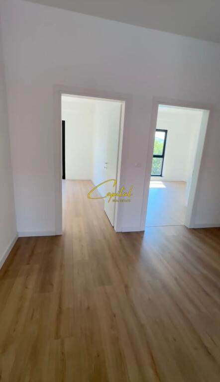 ZYRE ME QERA 300 M2 RRUGA E KAVAJES 350.000 LEKE