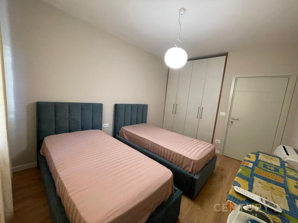 APARTAMENT 2+1 ME QIRA TEK ISH STACIONI TRENIT !