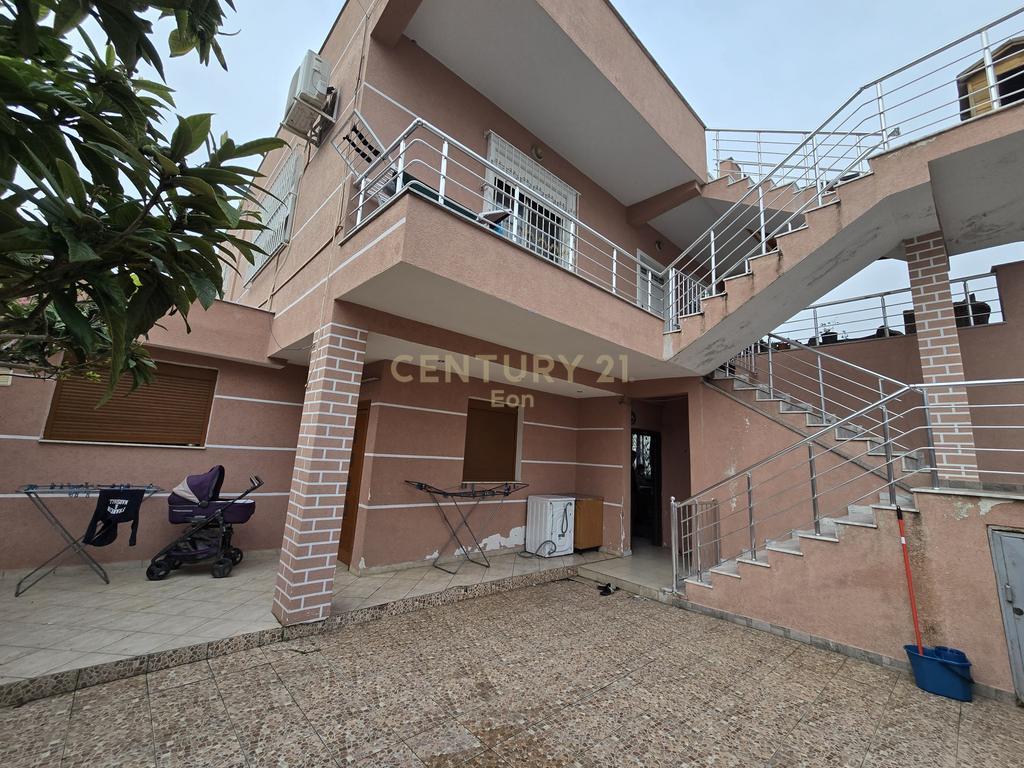 JEPET ME QIRA APARTAMENT KATI I DYTE I NJE VILE DURRES !