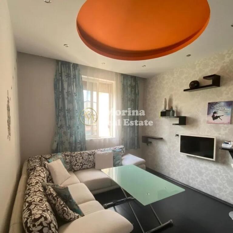 Shitje, Apartament 2+ 1, te Rruga e Durresit, perballe me Koloseun, Cmimi 168000 Euro