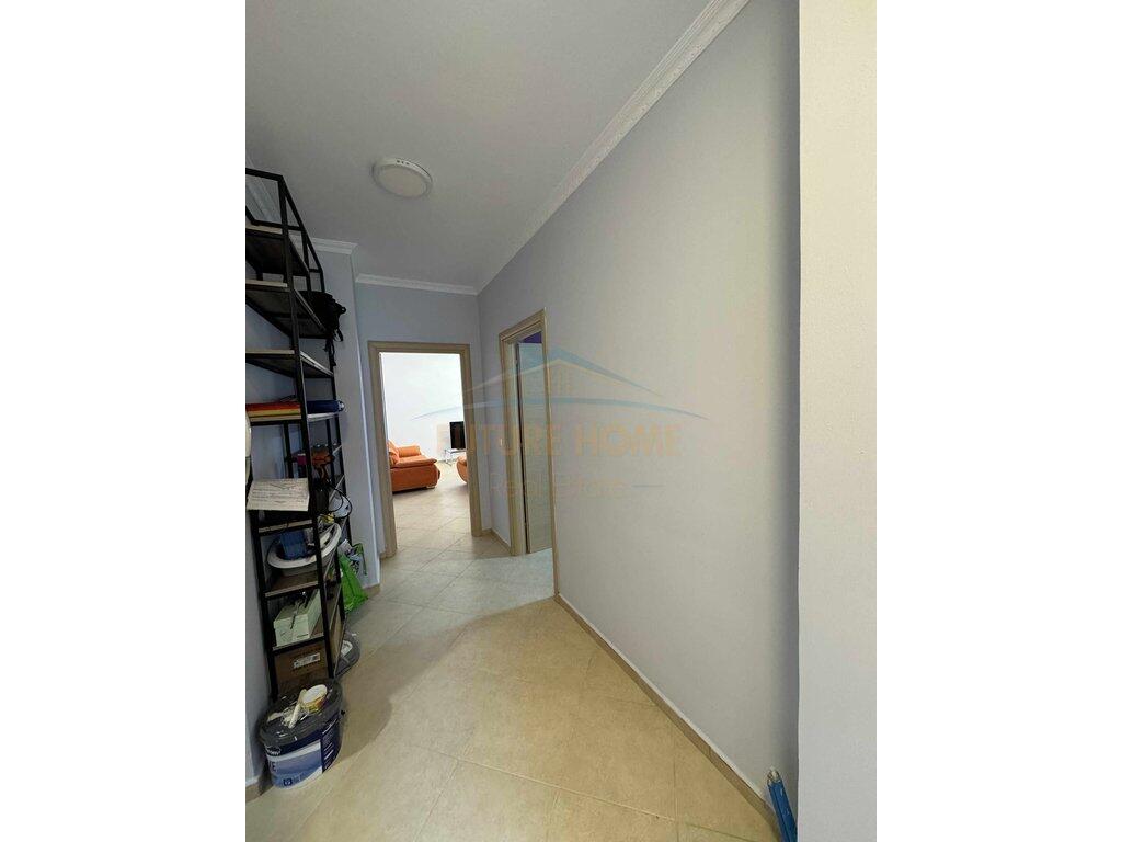 Shitet, Apartament 2+1, Liqeni i Thate, Tiranë.