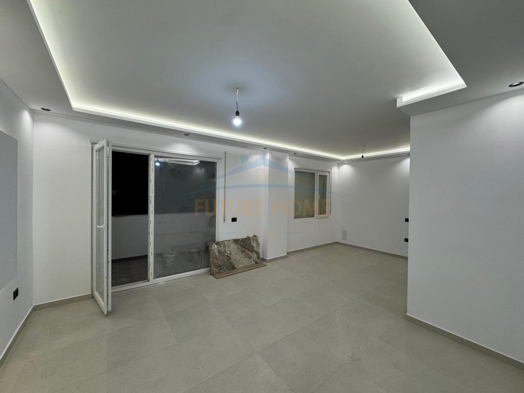 Shitet , Apartament 2+1, Fresk, Tirane.