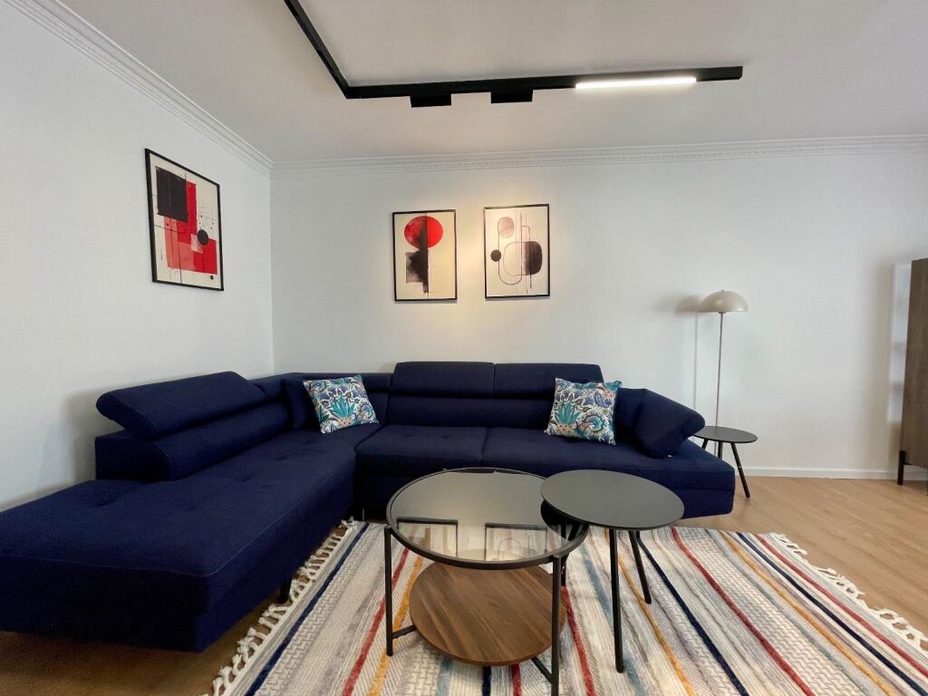 Jepet me QIRA apartament 2+1 në BLLOK, Sheshi Wilson (mbrapa LSI)